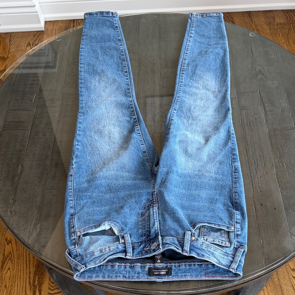 True Religion Women's Light Blue Skinny Jeans. Rhinestone Pocket Detail. Size 27 - Picture 7 of 8